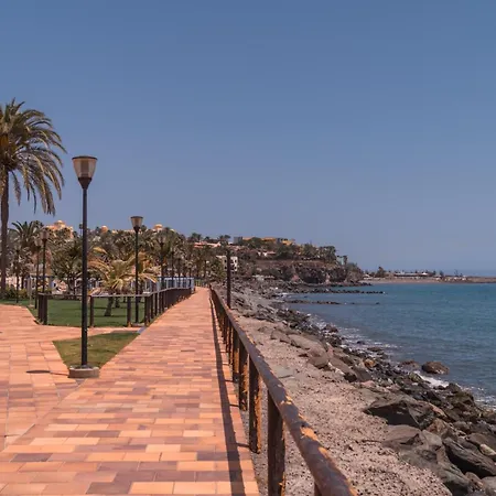 Lujo En Primera Linea De Mar Con Piscina